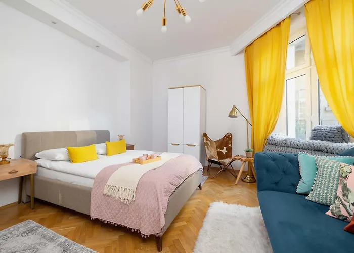 Sloneczny Apartament 2 Sypialnie, Biurko & Klimatyzacja By Rent Like Home
